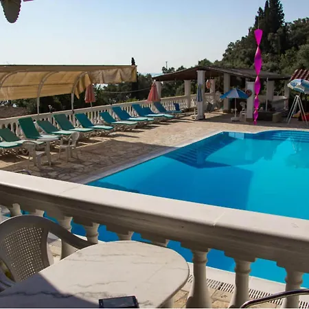 In With Sea Views & Pool Lejlighed