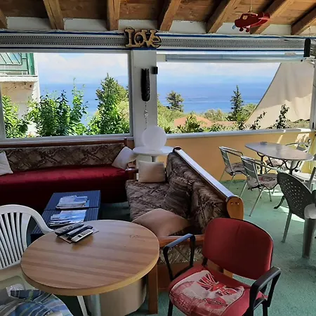 In With Sea Views & Pool * بينيتسيس